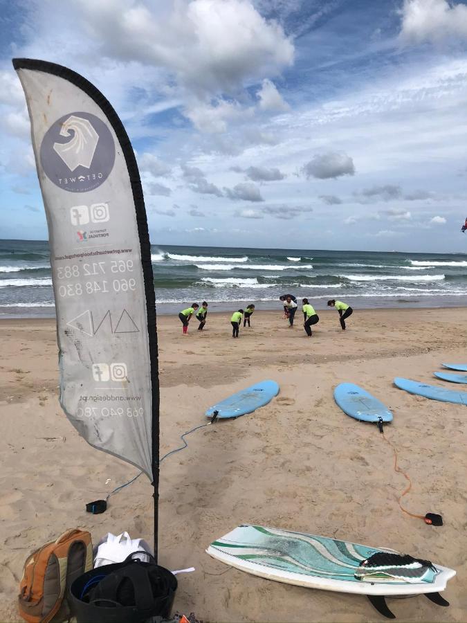 Getwet Surfcamp II Hostel Коста да Капарика Екстериор снимка